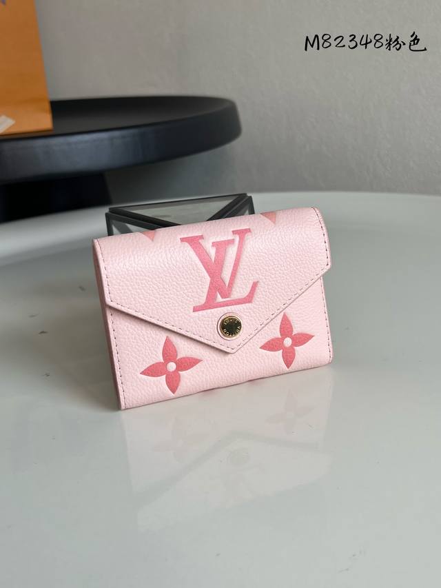 Factory Price: P Chip Version M82348 Pink New Women's Trifold Wallet. This Victo