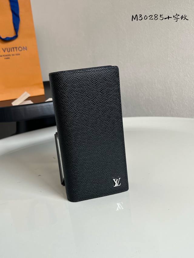Factory Price P Chip Version M30285 Black Crossgrain This wallet is made in memo