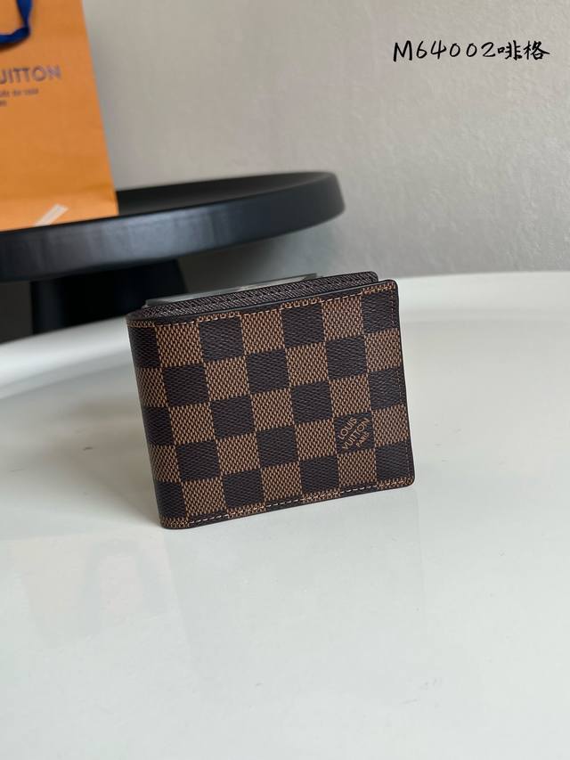 Production Price N64002 Brown! Slender ID Wallet This wallet, crafted from smoot
