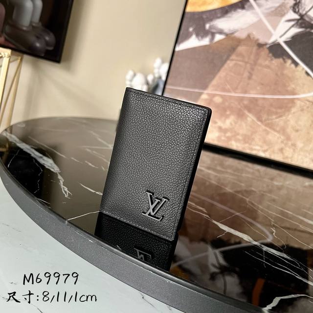Factory Price P Chip Version M69979 Men's New Card Holder. This new LV Aerogram