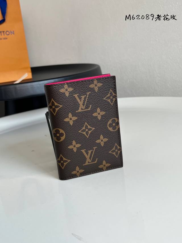 Factory Price P Chip Version M62089 Monsoon Rose Red Passport Holder! The perfec