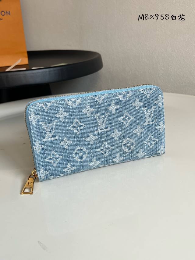 Factory Price P Chip Edition Premium Original M82958 White Flower Single Zipper