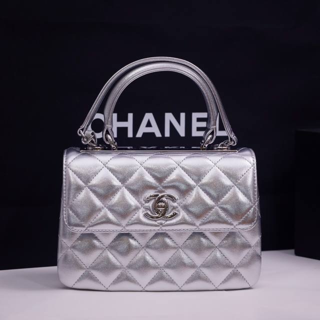 Model: 4654 Silver buckle White buckle Hardware size: 19.5*8*14.5cm