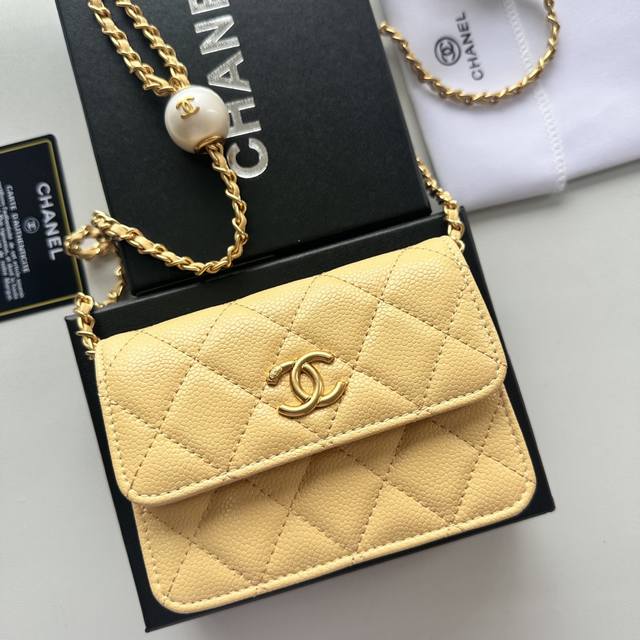 Chanel counter model caviar, cowhide chain with pearl hardware accessories, full