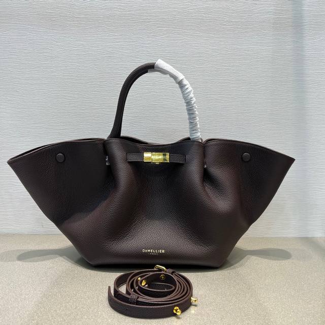Cowhide Coffee} The Newyork series of bags, popular among bloggers, is here, fea