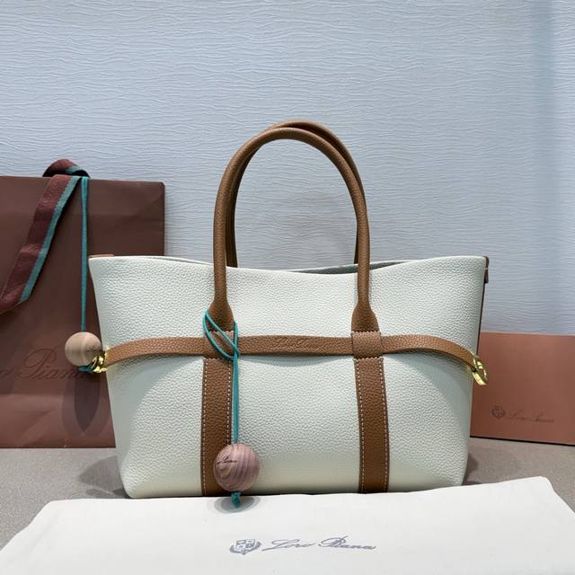 Small (Full Leather White and Brown) Ghiera Shopper Small Shopping Bag is crafte