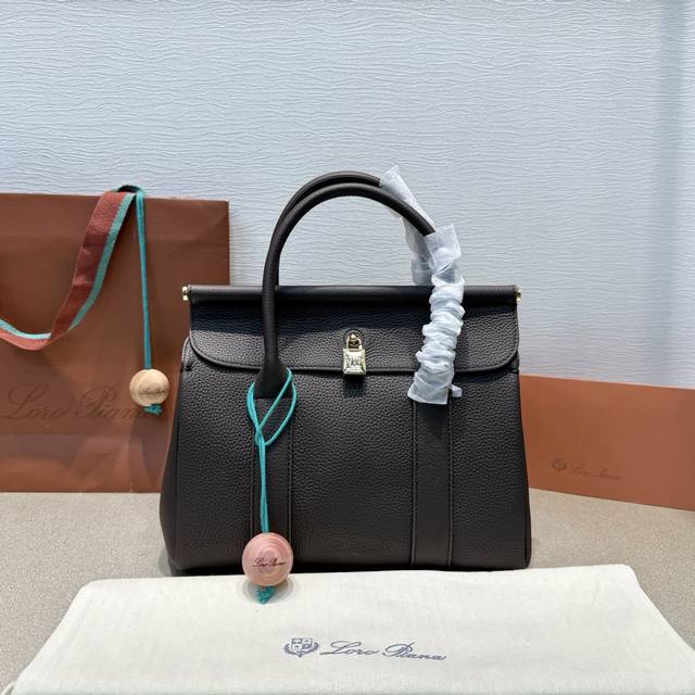 Small (Full Leather Coffee) The new Loro Piana tote bag inherits the traditional