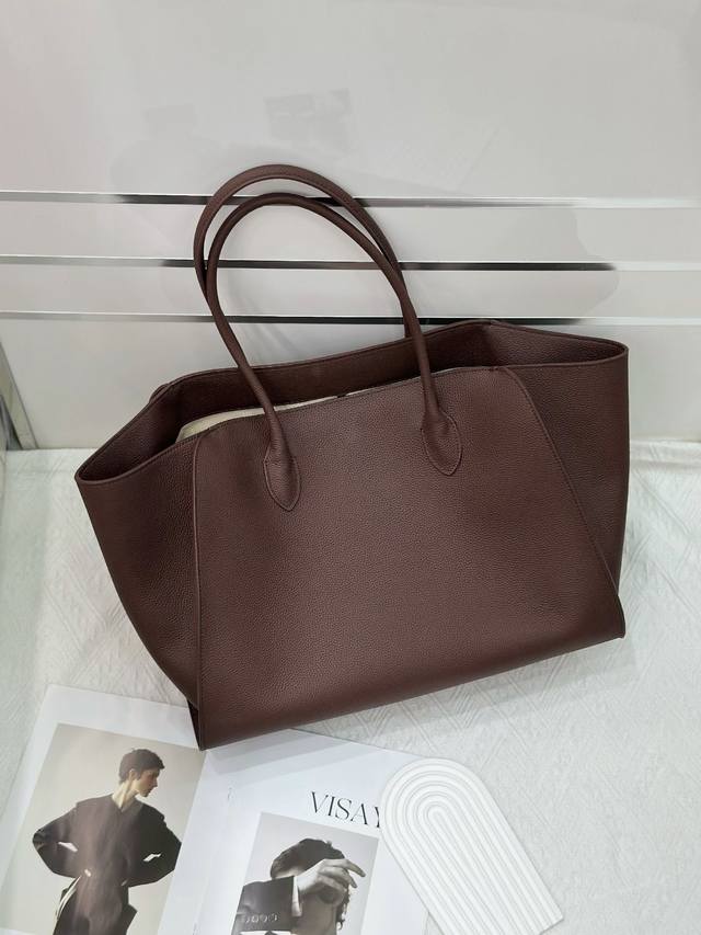 Special price The Row Marlo 17 lychee grain ebony Marlo17 handbag is the perfect