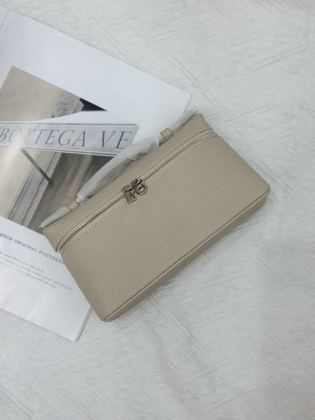 Special price Loro Piana 19 lunch box bag, evergreen popular model pearl gray ap
