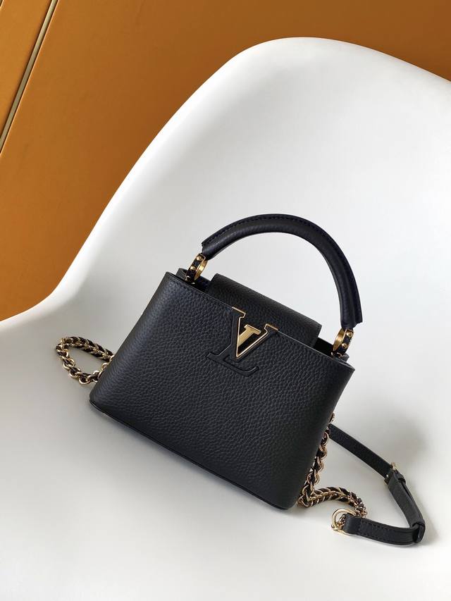 Premium Original M59709 Size Black. This Capucines Bb bag, crafted from Taurillo