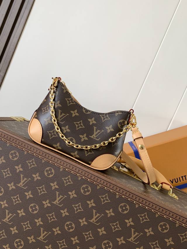 top-tier original, variable chip M25519. This Nano Boulogne handbag pays tribute