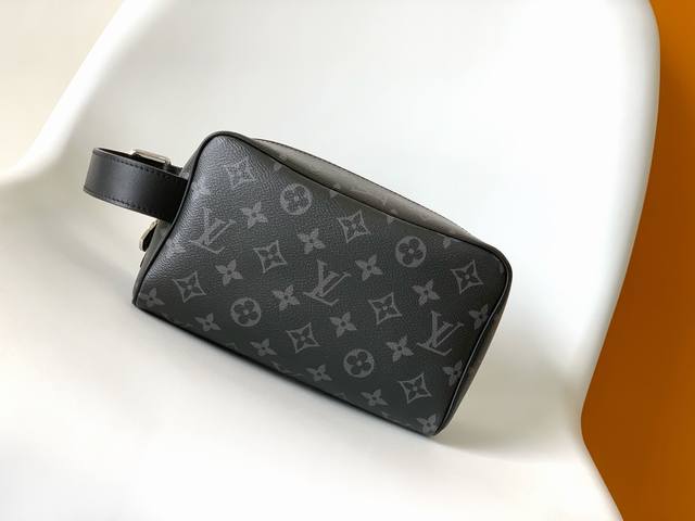 M11765 Brown M11670 Black N40753 Denim M83112 Monogram M83113 Black Monogram N40