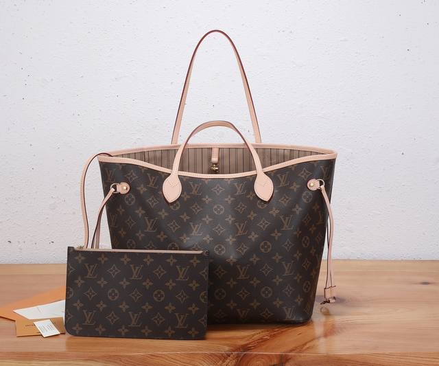 Premium Original, Enhanced Neverfull Medium Handbag. This Neverfull Medium Handb