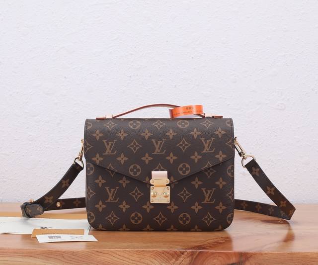 This premium, original, enhanced Pochette M
