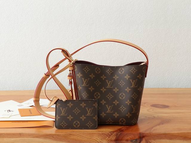 163C01 Dynamic Chip. This premium, enhanced All In Bb bag features Monogram canv