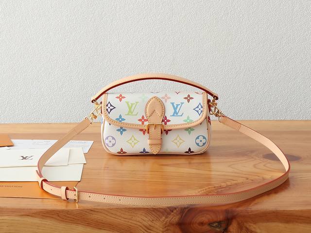 163C01 Dynamic Chip. This premium, enhanced Nano Diane handbag, part of the Loui