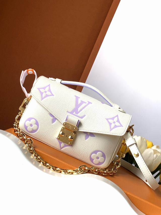 Dynamic Code Chip Pochette M