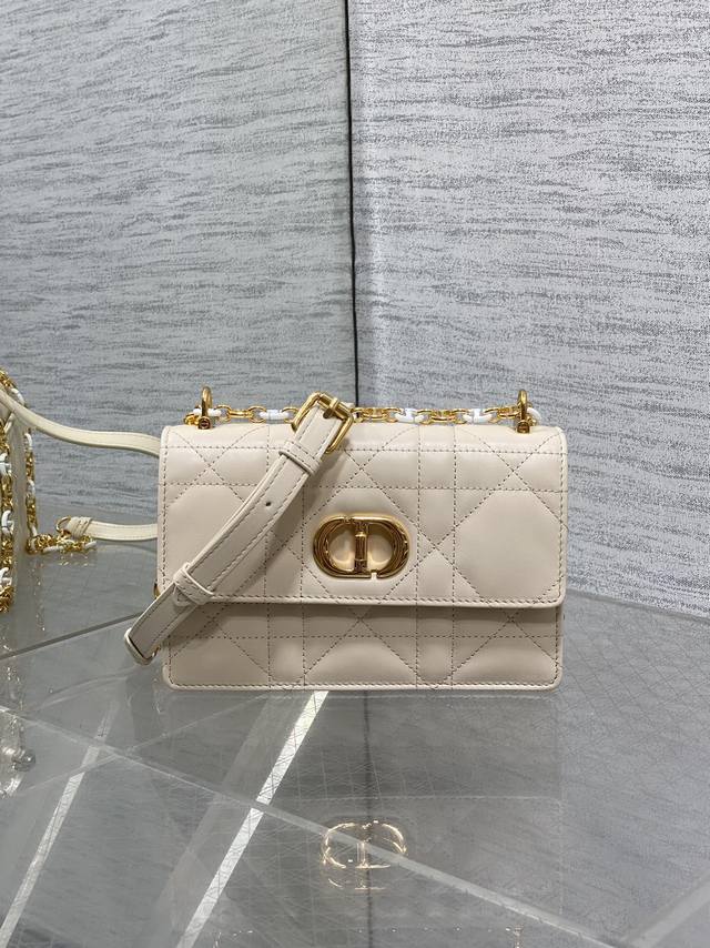 s top-tier, original, in-stock mini chain bag is a steal! It's a hit online! Uns