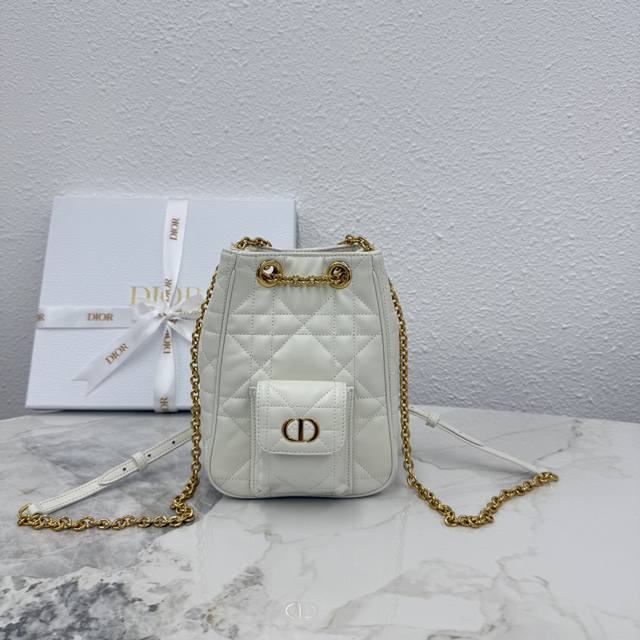 Top-grade original 3374 White Mini This Dior Caro Multicarry backpack is a new i
