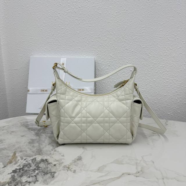 Premium Original. This D-Dream handbag, a new addition to the Fall/Winter 2025 r
