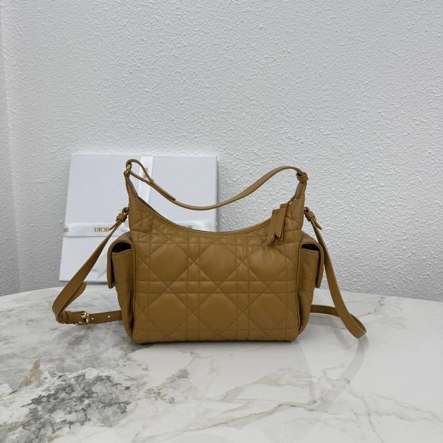 Premium Original D-Dream Handbag, a new addition to the Fall/Winter 2025 Ready-t