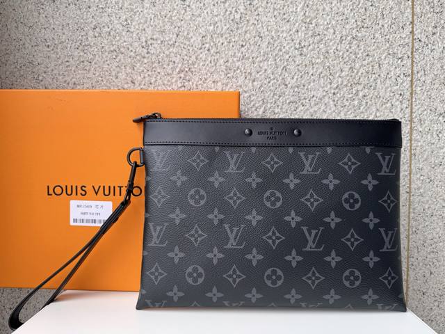 This authentic, premium-grade M81569 black floral Pochette To-Go clutch is craft
