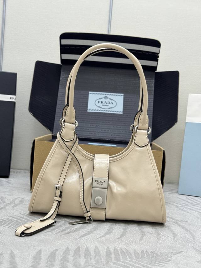 2025 Spring and Summer new Mini size 1Bg580 handbag. This catwalk style is made
