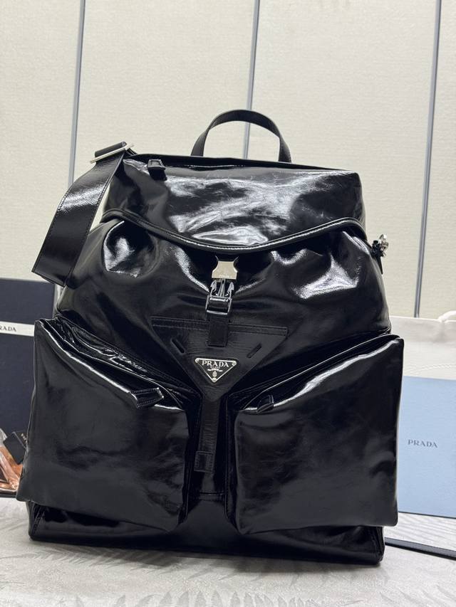 New Runway Style 2Vz108 Waxed Leather This runway-style backpack is made of impo