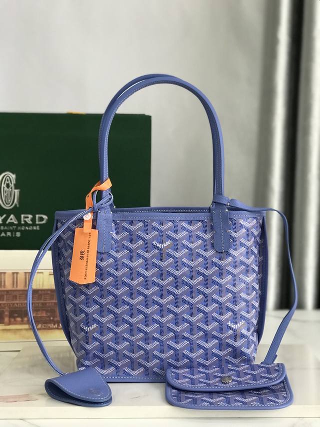 This authentic limited-edition Goyard bag invites you to wander through an ever-