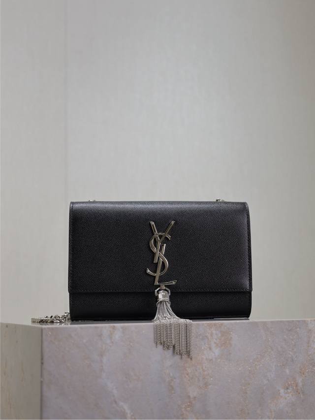 Black Caviar Silver Buckle Tassel 20cm Kate 20cm counter's latest size, timeless