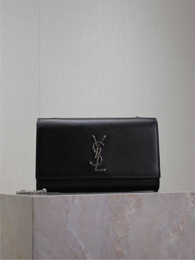 Black caviar silver buckle 24cm Timeless Classic Kate is definitely a timeless c