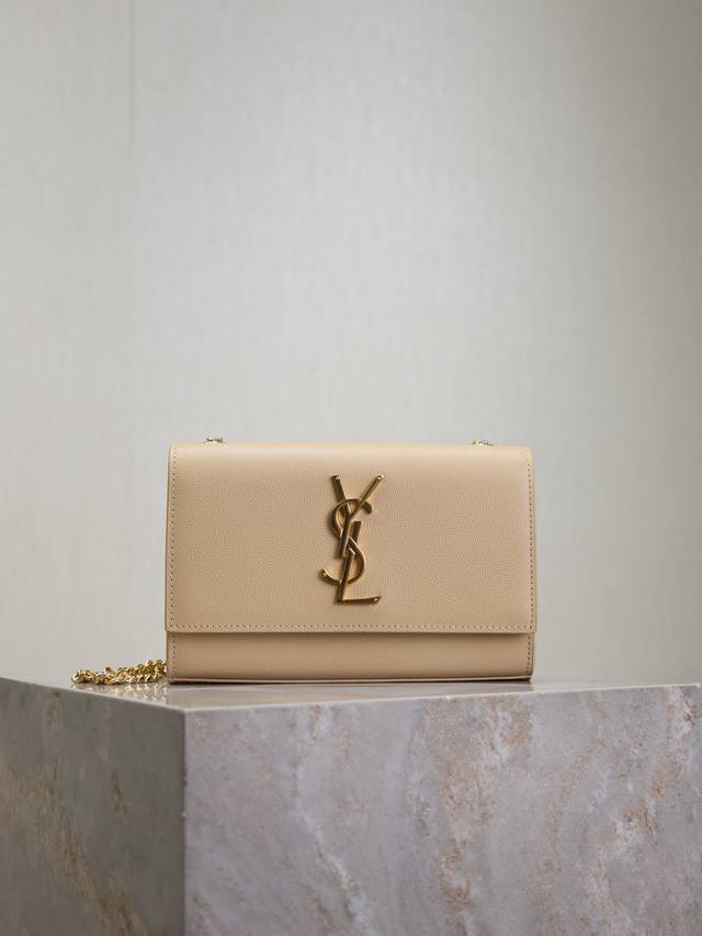 Apricot Caviar Gold Buckle 20cm Kate 20cm. This is the latest counter size and a