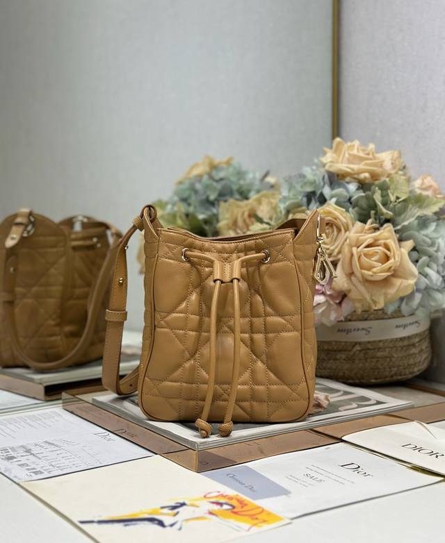 Authentic small D-Motion handbag in brown with scannable high-version 163 variab