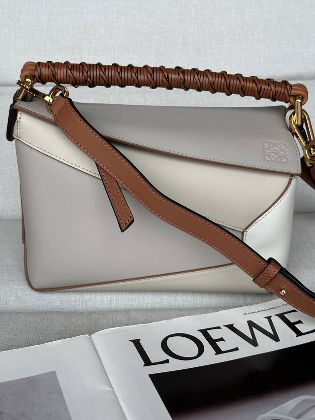 Original leather off-white with Loewe Puzzle classic weave handle is unique and