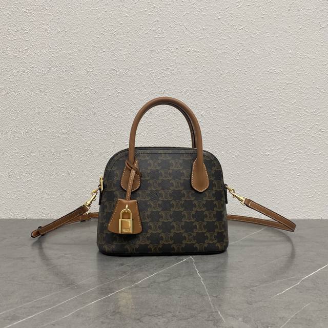 Authentic new products are online Ce new shell bag, fashion is a reincarnation,