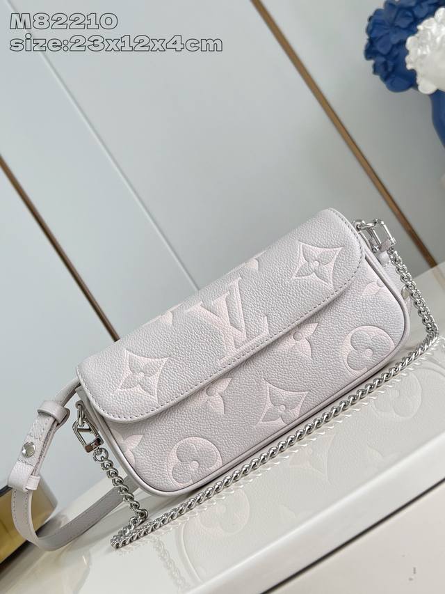 premium original M82210 Wallet On Chain Ivy handbag in taro purple features a la