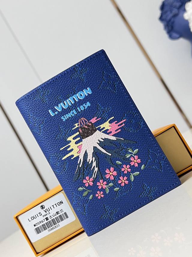 Top-quality original M25967 passport holder featuring a vivid Japanese print on