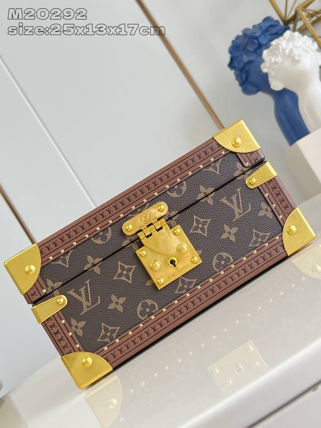 Top-quality original home photo M20292 Red This Coffret Tresor 24 is reinterpret