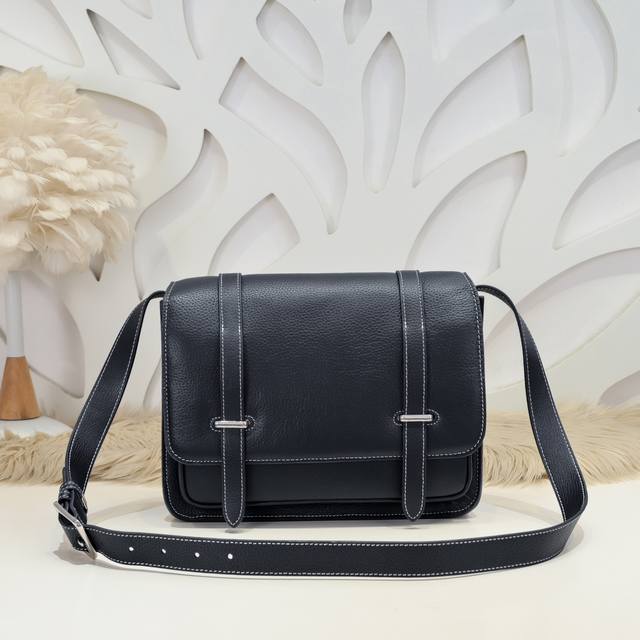Hermes - Hermes' latest men's shoulder crossbody bag, Steve, is made of original