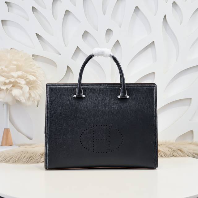 Hermes - Hermes' latest men's briefcase is made of original calfskin leather wit