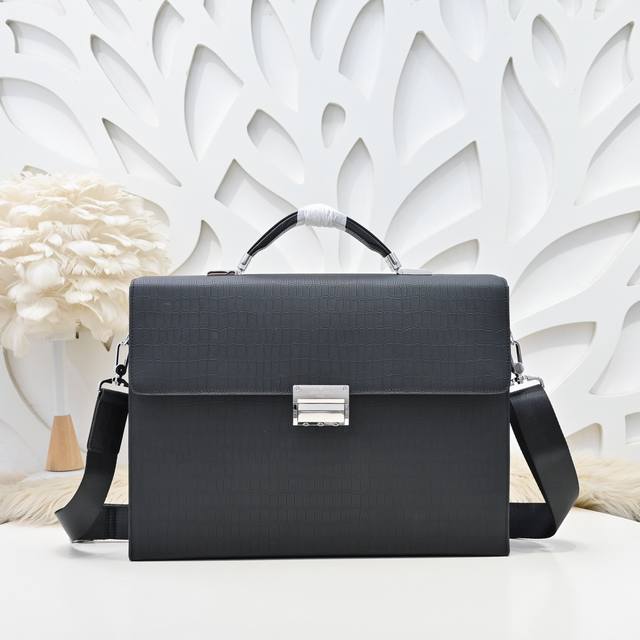 Lv-Men's latest briefcase handbag made of imported calfskin leather with a soft