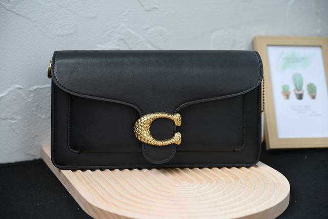 Coach's new Cz438, premium cowhide Tabby26 Dionysus bag, has arrived! The premiu