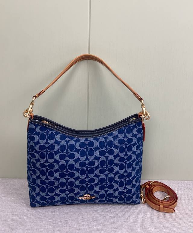 Coach's December new denim hobo bag has arrived Cy702. The recently popular Laur