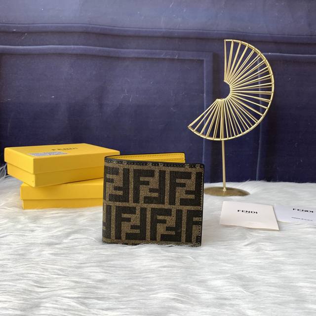pattern, yellow leather lining, dimensions 10.5cmx9.6cmx1.5cm