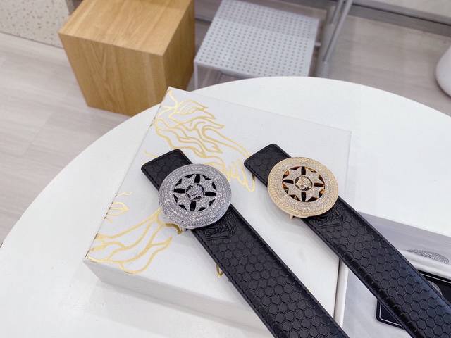 Versace - Pure cowhide, high-end goods, clear texture, super good feel, street s