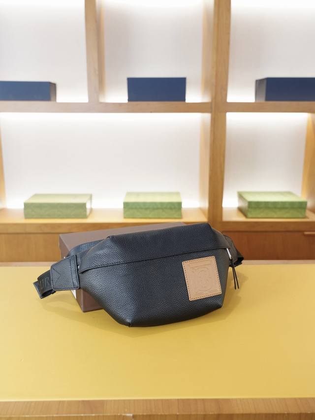 Burberry official website synchronized high version waist bag, a timeless iconic