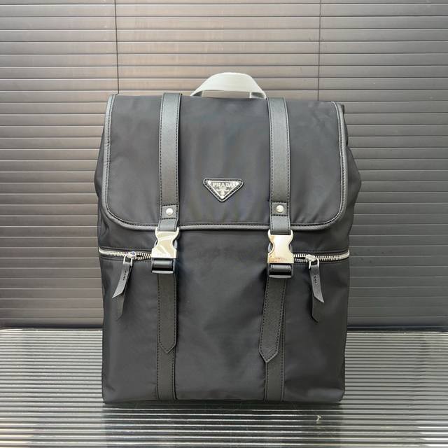 Prada canvas backpack nylon cloth large-capacity backpack school bag real produc