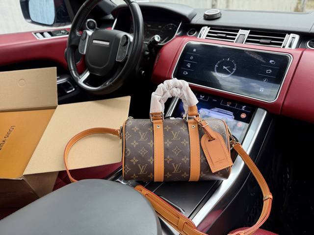 High-end new Louis Vuitton LV shoulder bag. M14026 Louis Vuitton Keepallbandouli