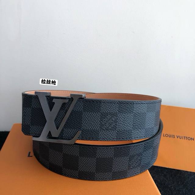 original single-LV Louis Vuitton iconic letter metal buckle with classic checker