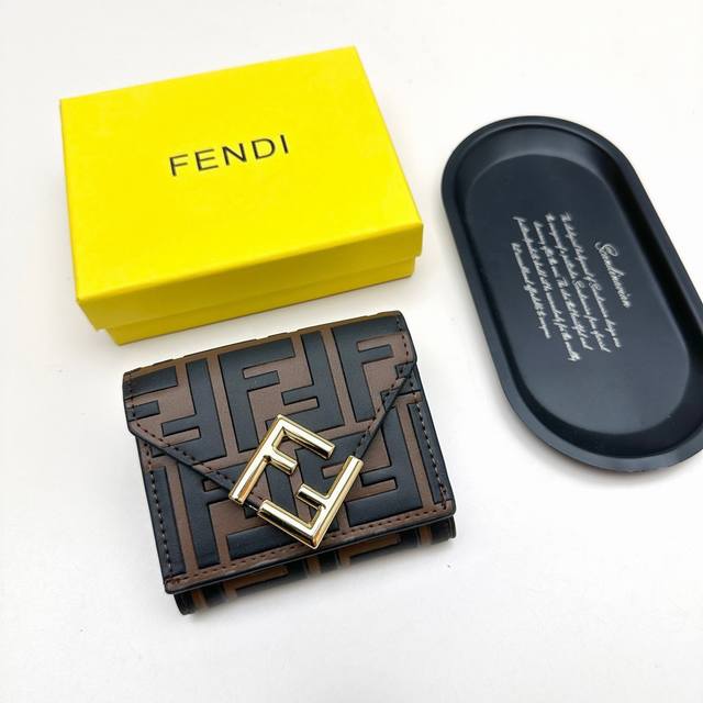 Fendi 8352 Color: Black, Brown, Elephant Gray, Brown Size: 11*9*3 Fendi's latest